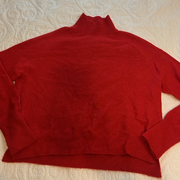 Rib-Knit Mock Turtleneck Sweater by H&M / Size Large/ Red - Picture 5 of 8